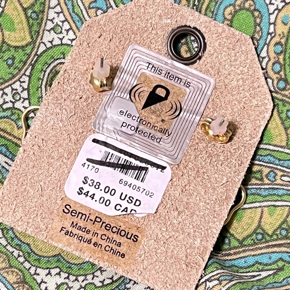 New Anthropologie Flower Semi Precious Gold Onyx Earrings - Picture 2 of 4